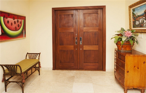 Cửa chính sai phong thủy khiến “tiền ra như nước Sông Đà” - 2