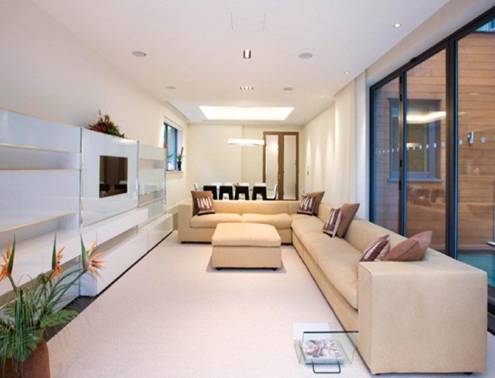 Màu be hồng của bộ ghế sofa rất ăn ý với màu tường, trần nhà trong phòng khách này sofa phòng khách