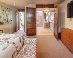 CEO Microsoft rao bán dinh thự triệu đô