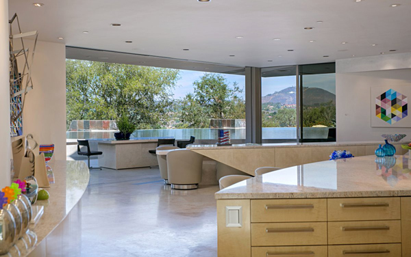 Choáng ngợp với dinh thự 60 triệu USD của đồng sáng lập Qualcomm