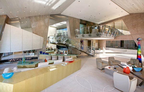 Choáng ngợp với dinh thự 60 triệu USD của đồng sáng lập Qualcomm