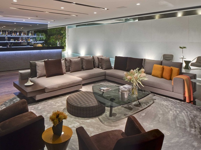 'Đột nhập' biệt thự 25 triệu USD của nhà thiết kế Calvin Klein