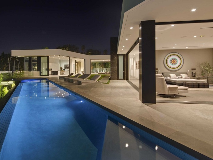 'Đột nhập' biệt thự 25 triệu USD của nhà thiết kế Calvin Klein