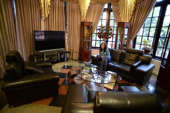 Biệt thự cổ điển đắt tiền của giọng ca trầm đẹp nhất Việt Nam